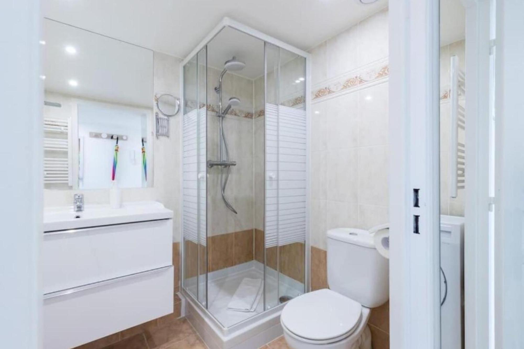 Deloye - Spacious Quiet Wac Near Old Town Apartment Nice