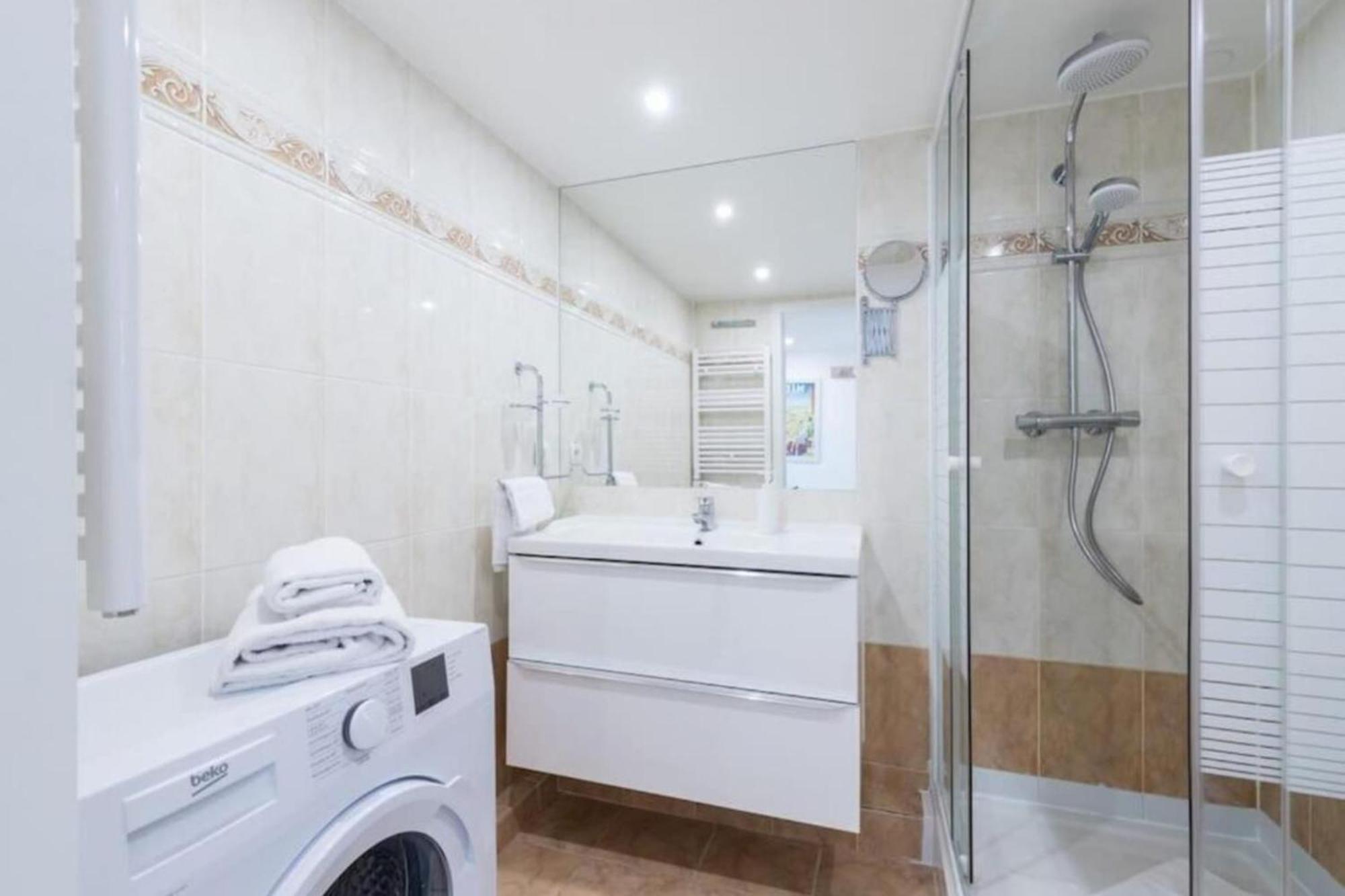 Deloye - Spacious Quiet Wac Near Old Town Apartment